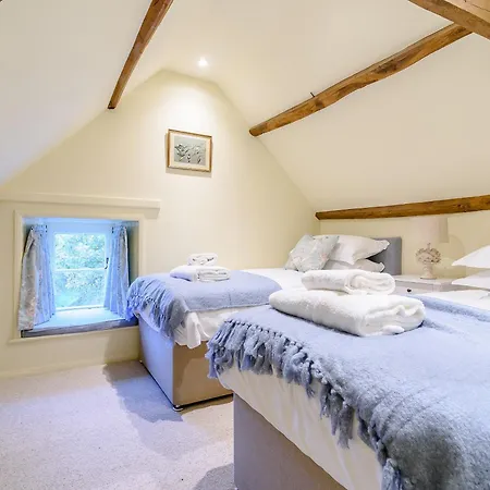 Holiday home Mill House